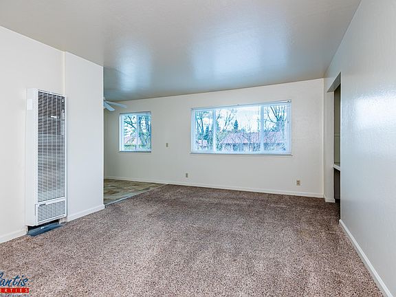 3rd image of 115 Carlton Ave APT 4