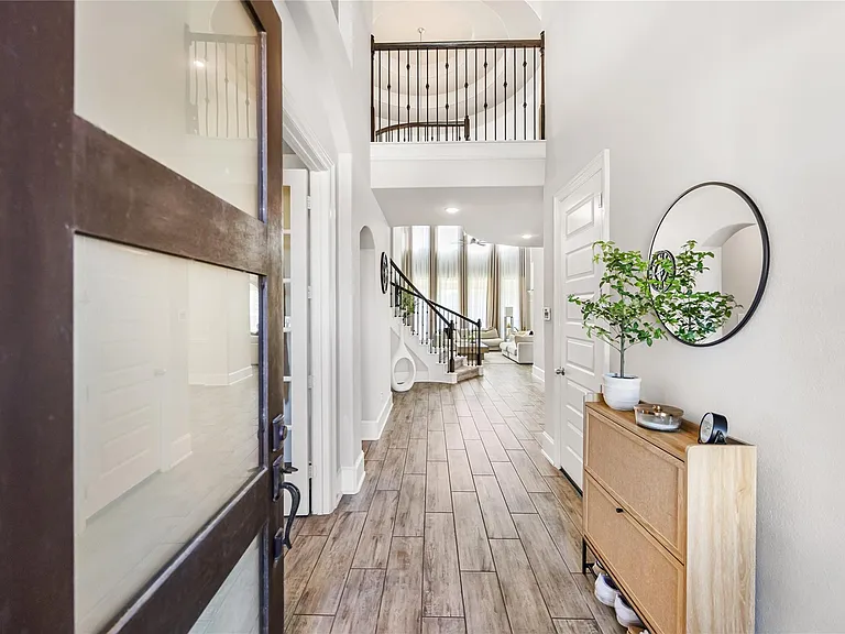 2736 Ahnya Ln — Photo 6