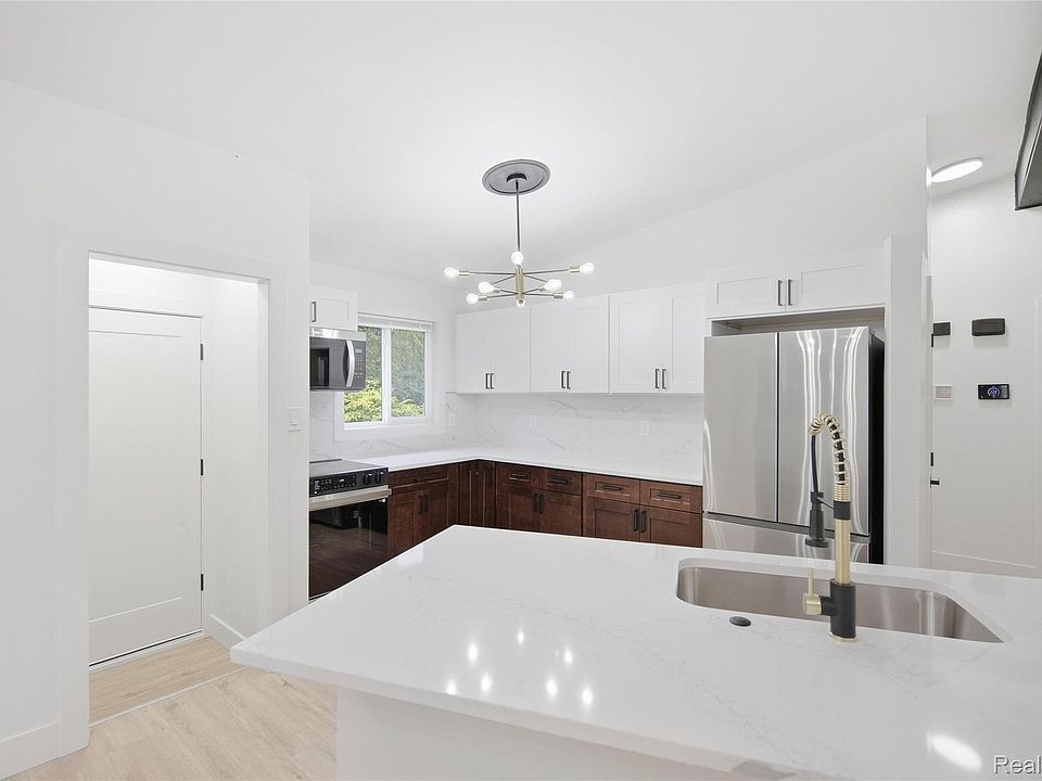 15211 Joan St, photo 6