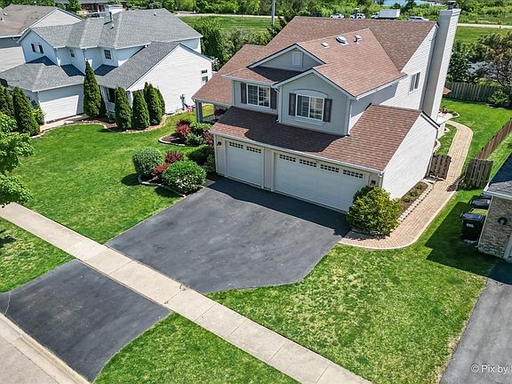 3rd image of 300 Wright Dr