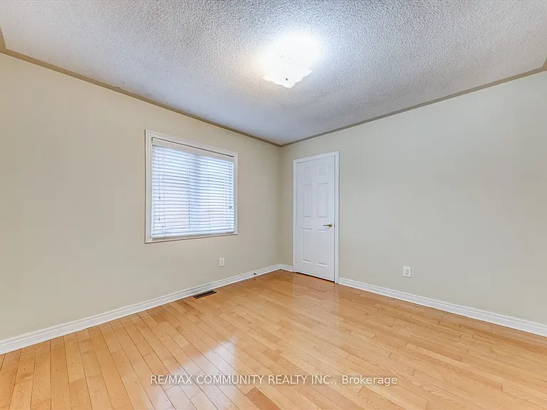 86 Grosbeak Cres — Photo 29