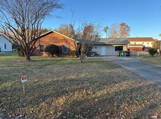 809 Burguss Rd, High Point, NC 27265