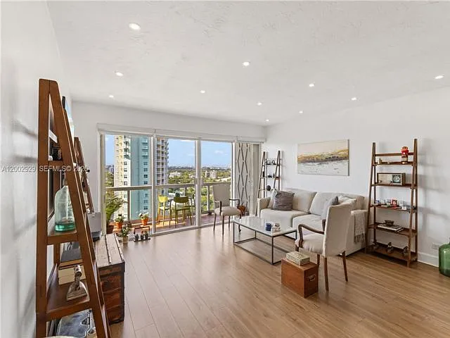2451 Brickell Phl Ave — Photo 16