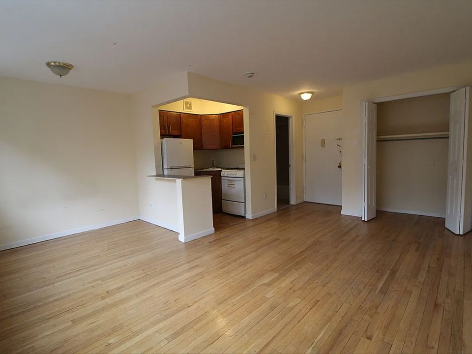 1st image of 69 Cooper St APT 2A