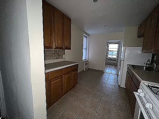 4th image of 1815 E 17th St #5G