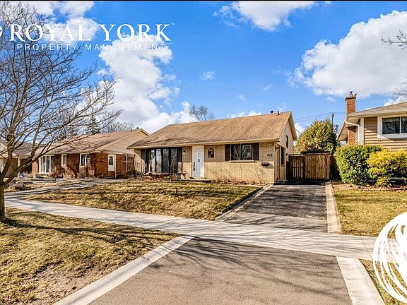 3rd image of 608 Thornwood Ave #1