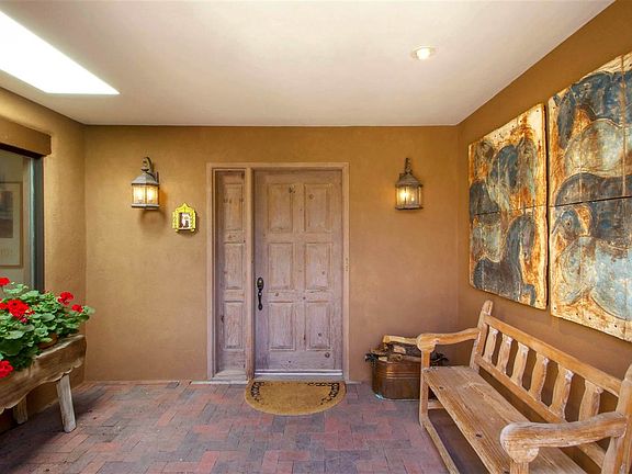 2nd image of 376 Calle Colina