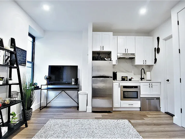 2785 Broadway #4B — Photo 2
