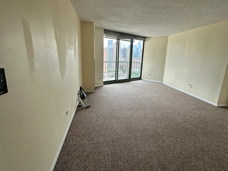 111 W Maple St #1904 — Photo 16