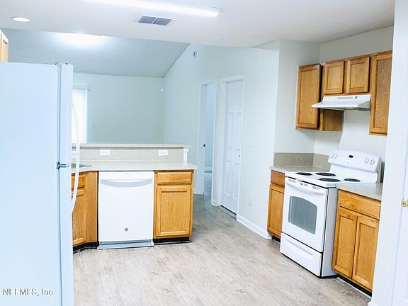 4th image of 3762 LAUREN OAK Lane E