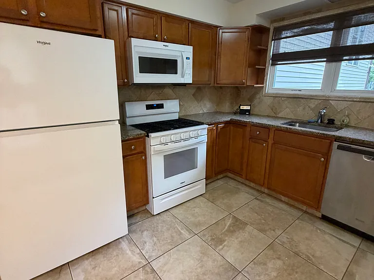 1206 Oak Ave — Photo 14