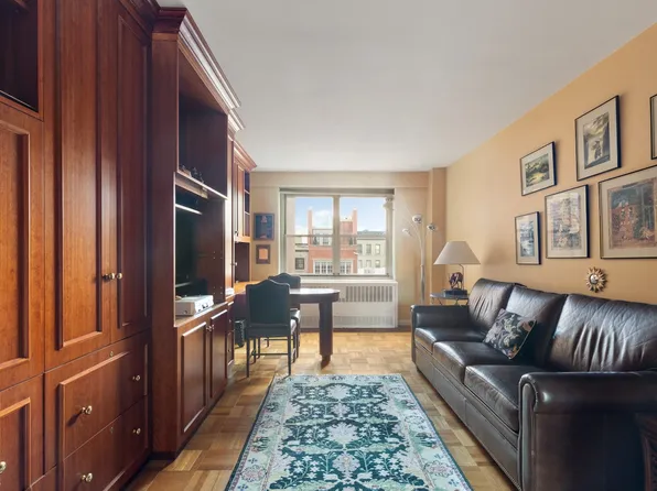 525 East 86th Street image 6 of 10