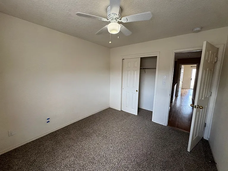 1142 Narcisco St NE — Photo 11