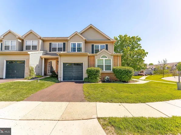 112 Harvard Dr, Trappe, PA 19426