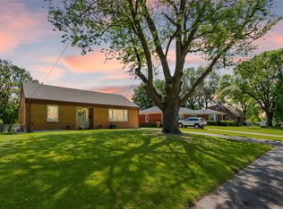 813 16th St, West Des Moines, IA 50265
