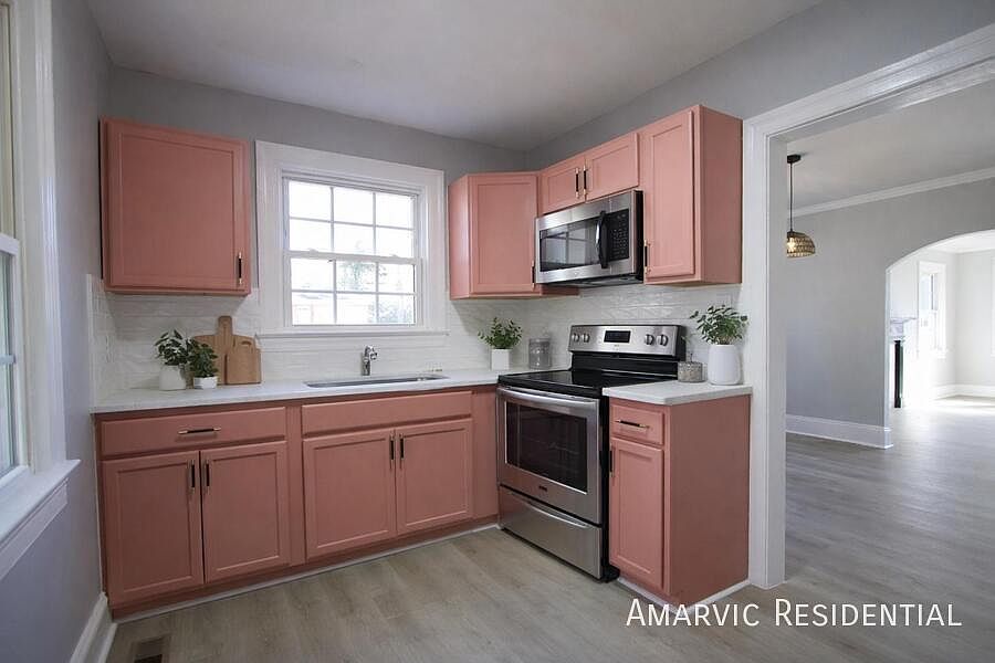 1st image of 1602 Waverly Ave