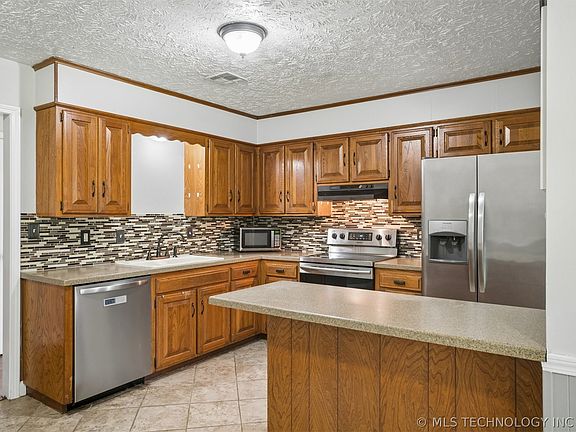 4th image of 1504 Heather Ct