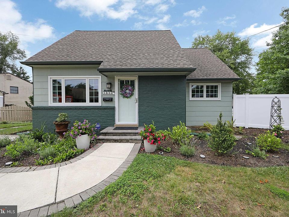 1st image of 1517 Beverly Ter
