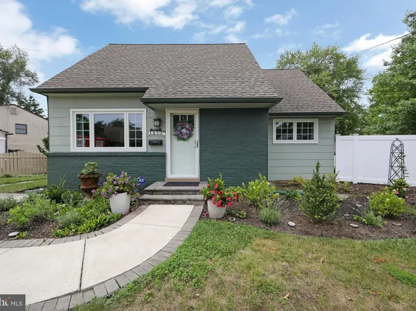 1517 Beverly Ter, Cherry Hill, NJ 08003