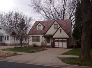 977 Cherokee Ave, West Saint Paul, MN 55118