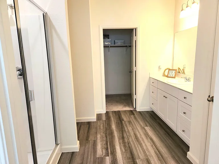 724 Crestridge Dr — Photo 7