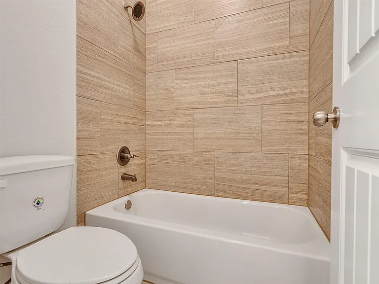 10026 Thicket Park Ln — Photo 30