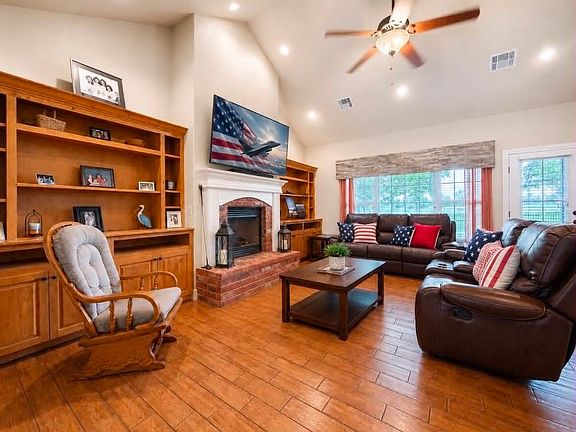 3rd image of 4972 Lighthouse Springs Dr