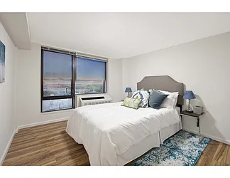 Rented by R New York