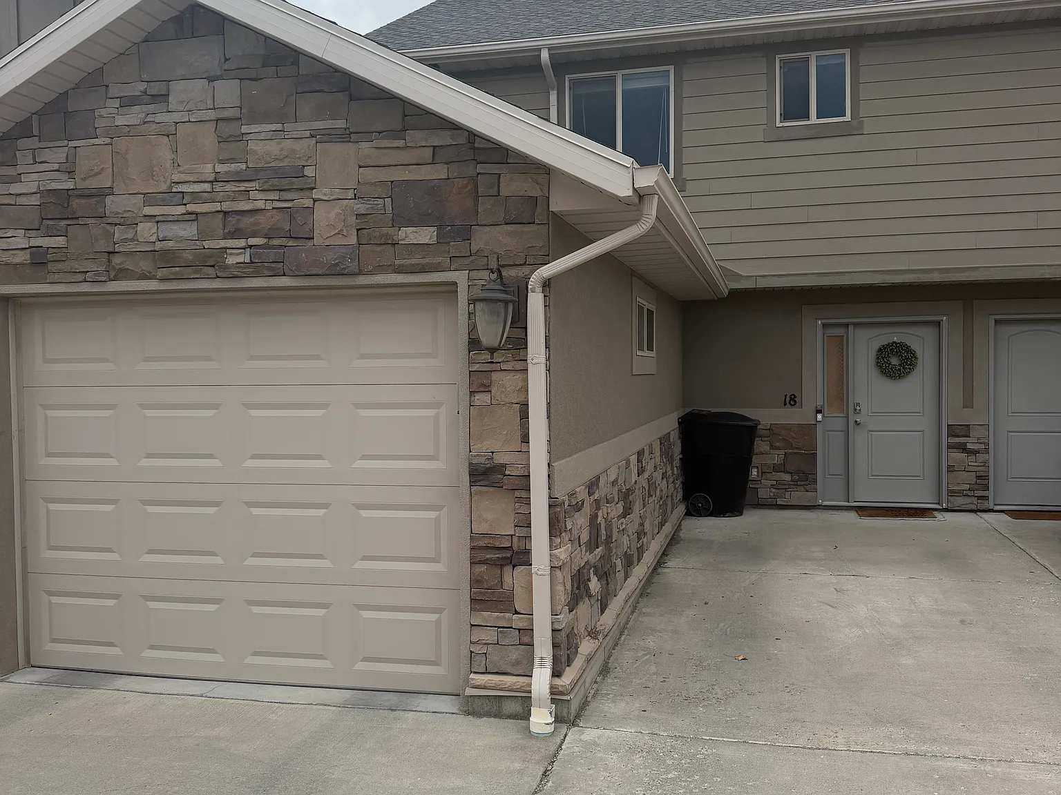 3 bed, 2.5 bath, $1,995 — Photo 1