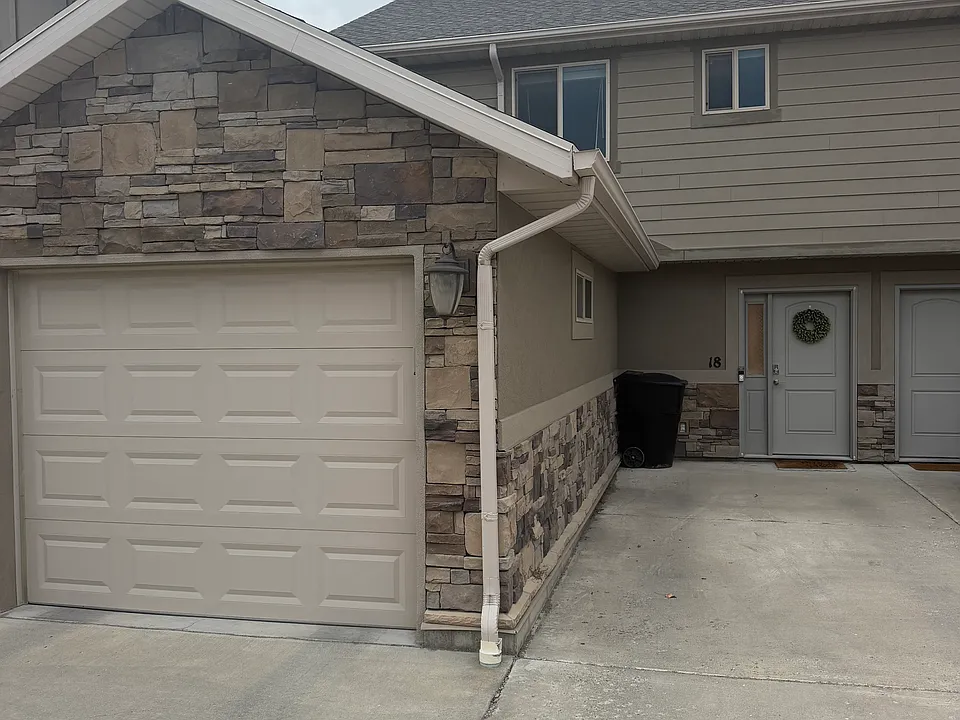 966 W 1075 S #18