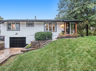 11511 Oak Cir, Omaha, NE 68144