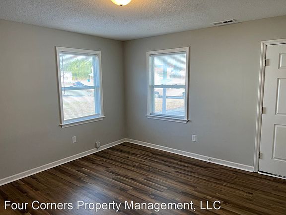 2nd image of 1116 Spence Ct