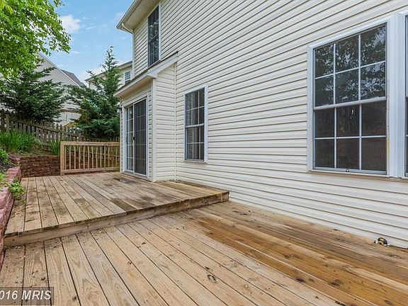 4th image of 252 Windward Ct