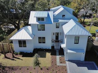 1495 Pocahontas St, Mount Pleasant, SC 29464