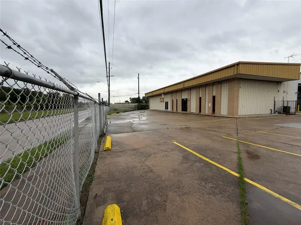 6040 Gessner Rd, Houston, TX 77041