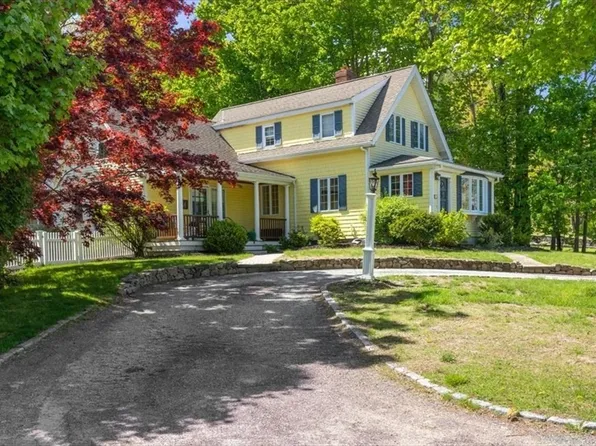 193 Newbridge St, Hingham, MA 02043