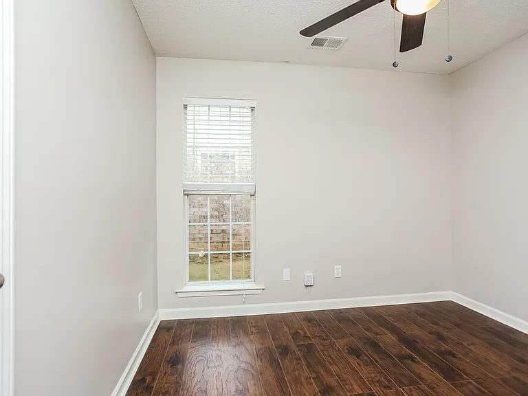 10218 Cottage Oaks Cv — Photo 12