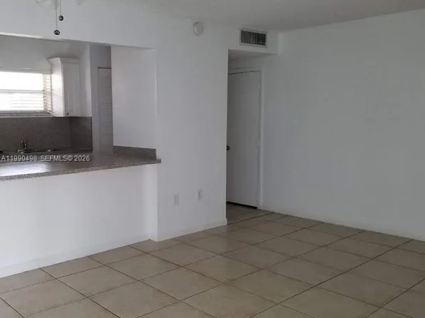 399 NW 72nd Ave APT 305, Miami, FL 33126