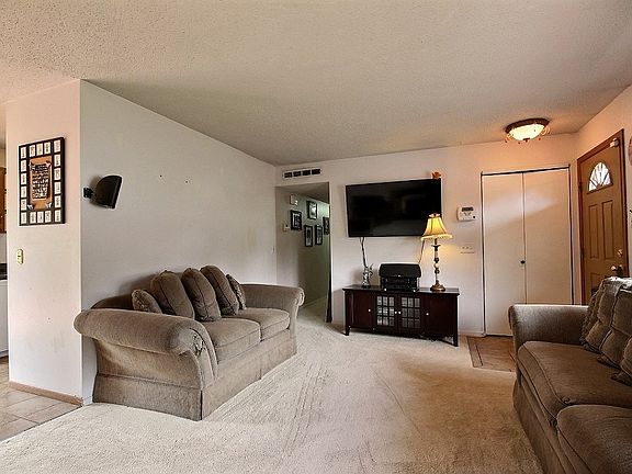 5th image of 1617 37th Pl SE