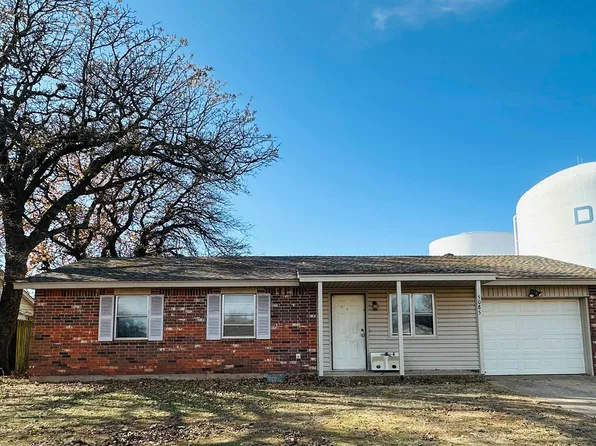 5085 Whispering Hills Dr, Duncan, OK 73533