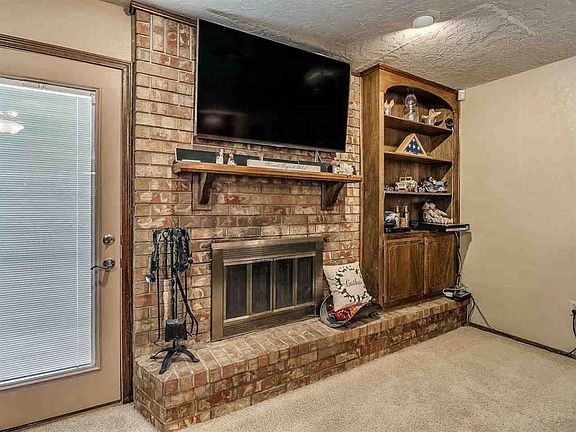 5th image of 2803 NE Scottsdale Cir