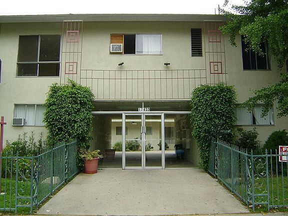 2nd image of 17433 Vanowen St #30