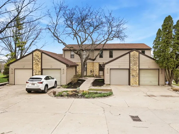 5196 Putters Cir, West Chester, OH 45069