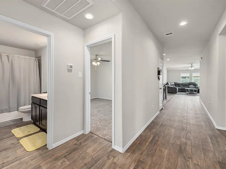 1838 Gibbons Creek Dr — Photo 3