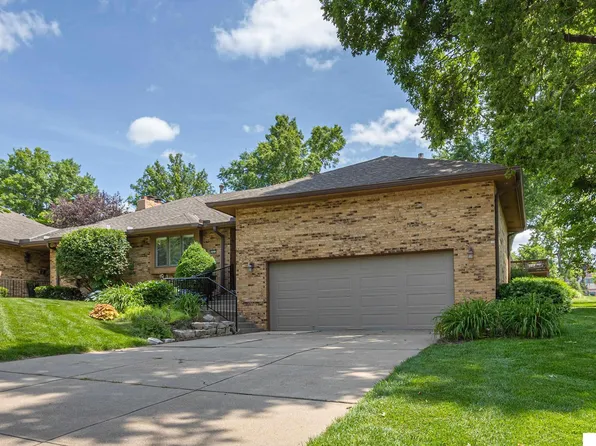6521 Davenport Plz, Omaha, NE 68132