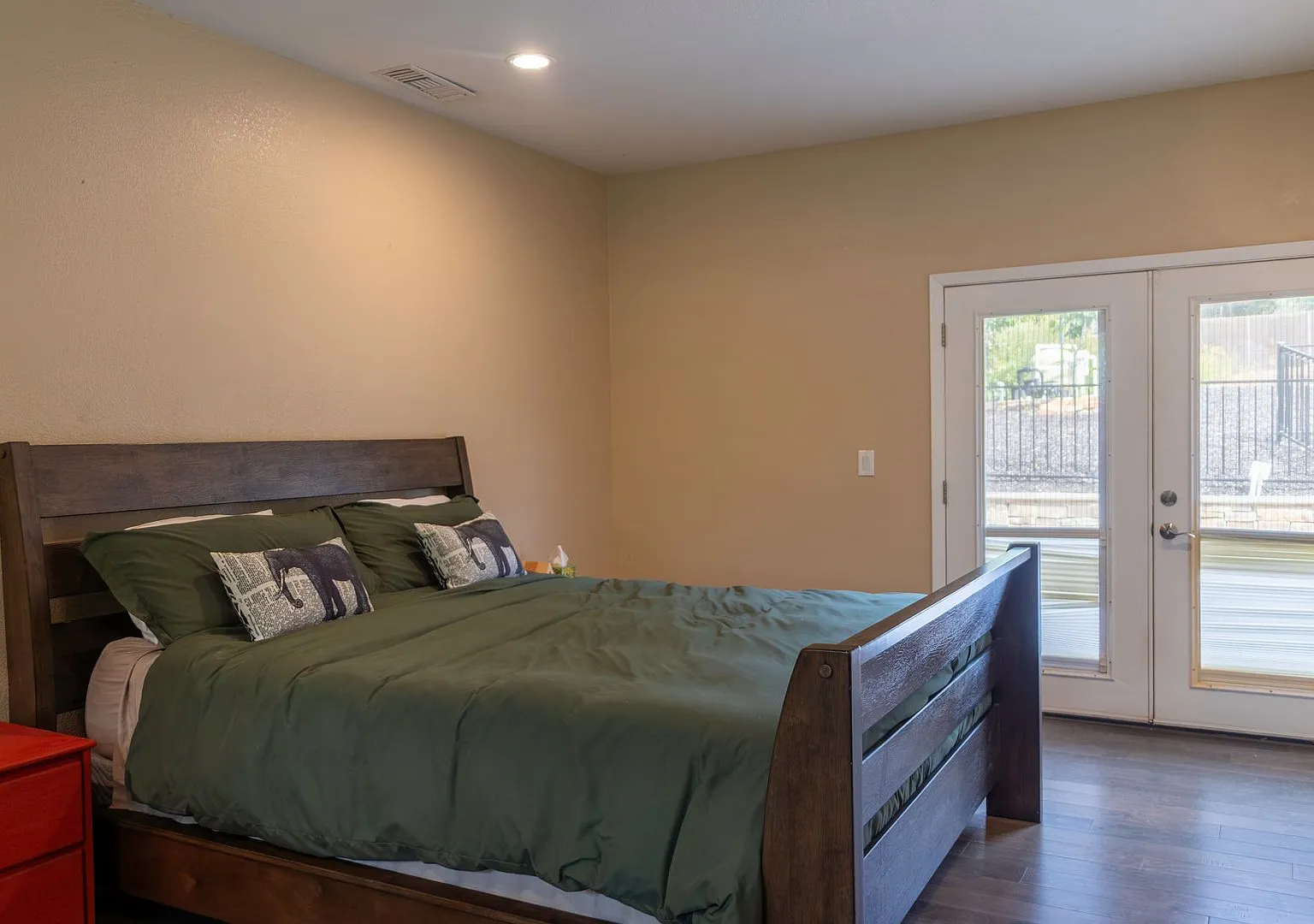 4 Bedroom 3 bath Home with Pool in Grass Valley — Photo 4