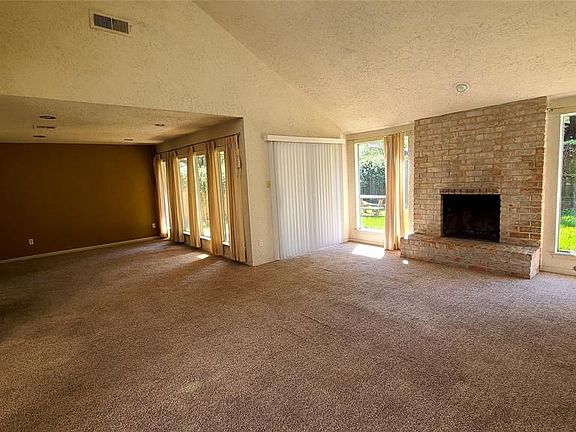 5th image of 3411 Rolling Green Ln