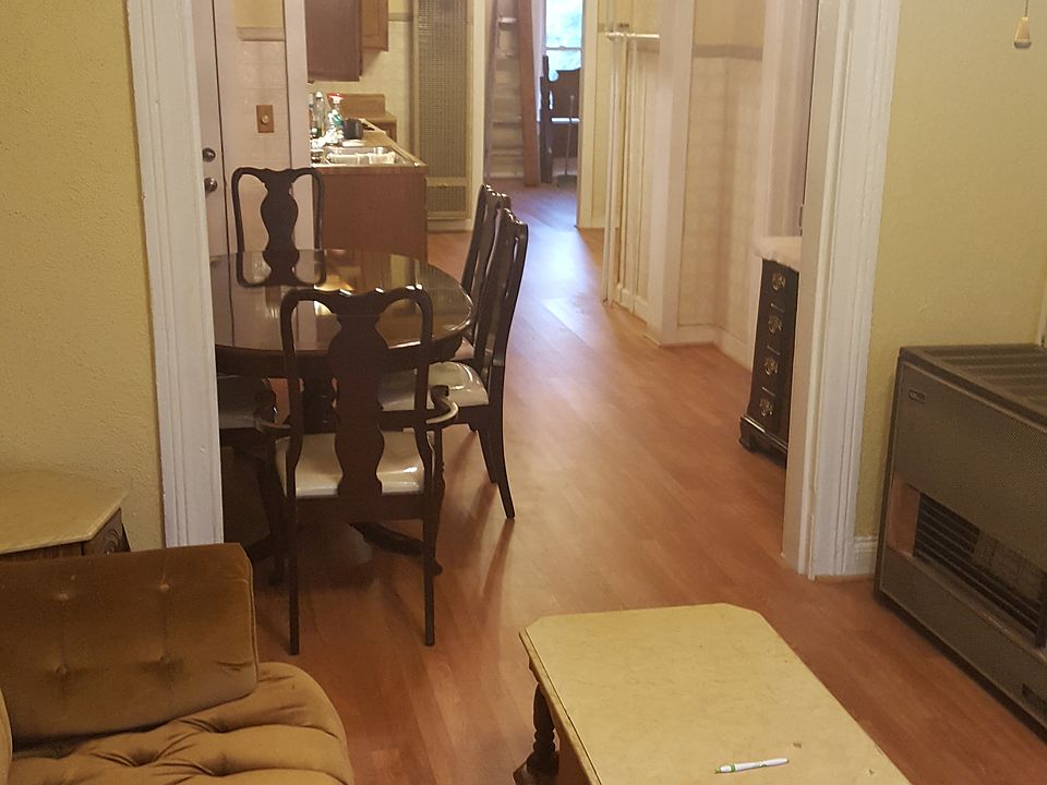 2nd image of 1523 W Erie St #1ST