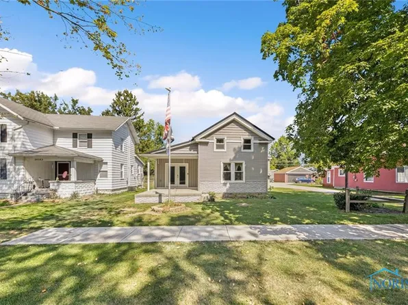 24352 W 2nd St, Grand Rapids, OH 43522