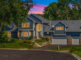 5498 Maple Ridge Ct, Minnetonka, MN 55343
